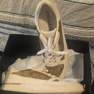 Coach Women's Sneakers in Cream and Brown